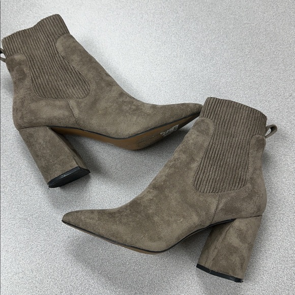 Steven taupe suede block heel sick boots size 7.5 - Picture 2 of 5